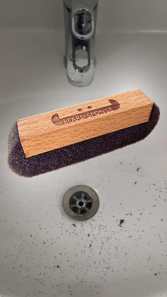 COMMENT-SE-DEBARASSER-DES-POILS-DE-BARBE-DANS-LE-LAVABO Beard Sponge